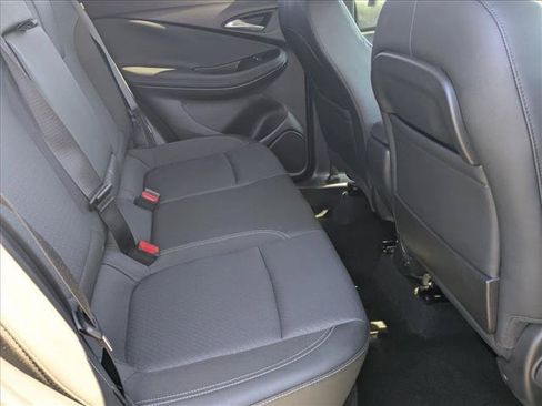 Used 2022 Buick Encore GX Select w/ Sport Touring Package FWD image 17