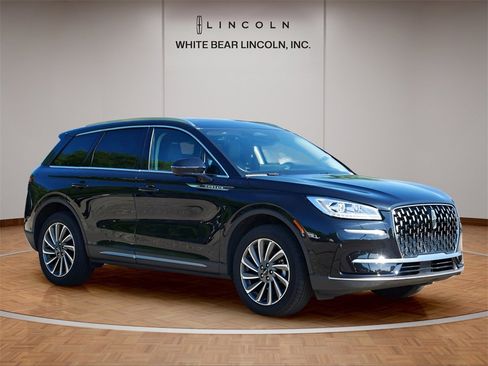 Certified 2023 Lincoln Corsair Reserve w/ Equipment Group 202A image 3