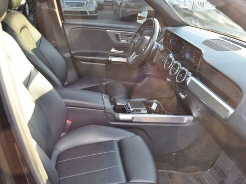 Used 2020 Mercedes-Benz GLB 250 4MATIC image 29