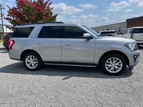 Used 2021 Ford Expedition XLT AWD/4WD image 5