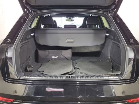 Used 2022 Audi e-tron S Premium Plus w/ 21" Black Optic Package image 11