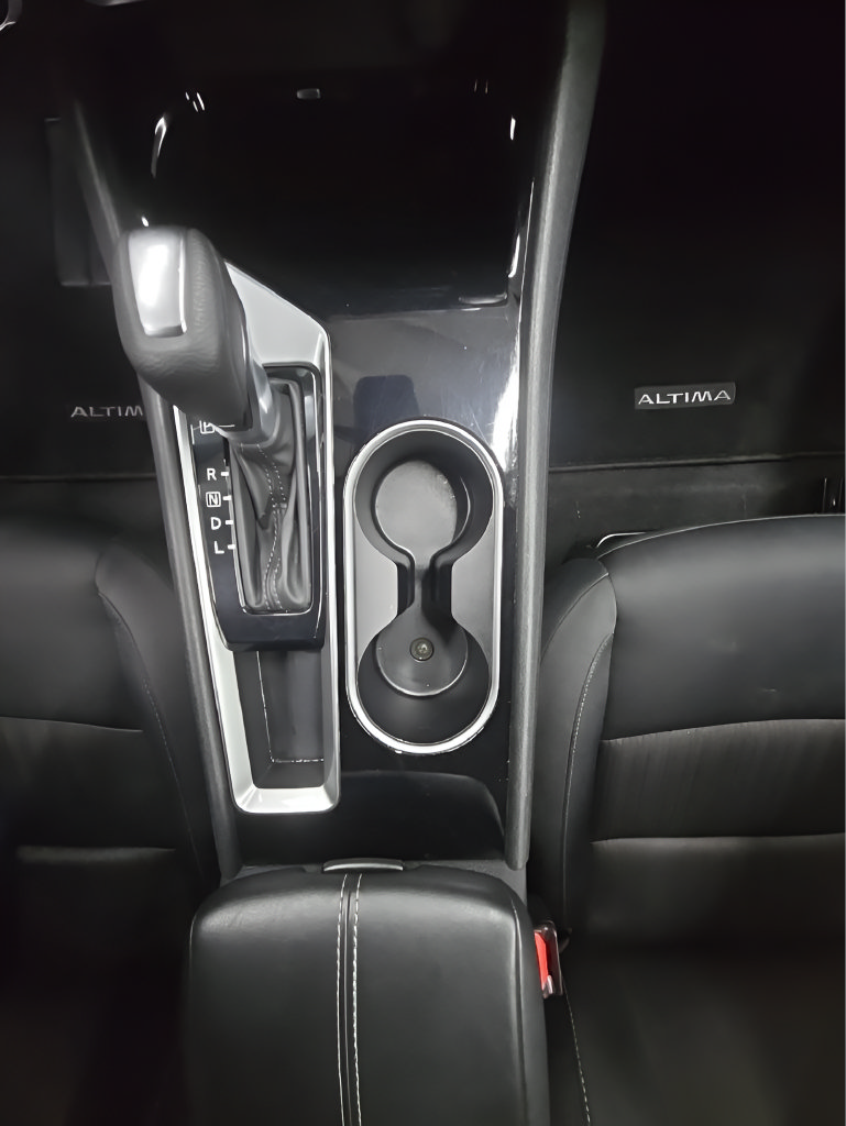 Used 2024 Nissan Altima 2.5 SV FWD image 36