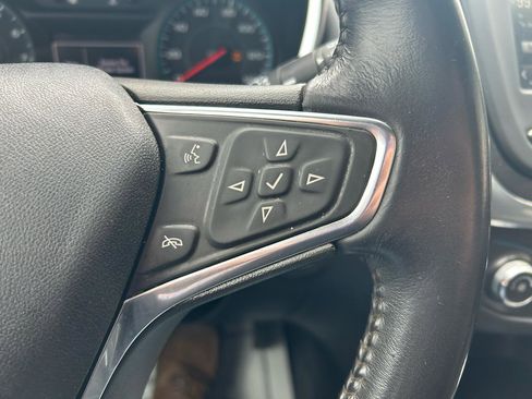 Used 2018 Chevrolet Equinox LT FWD image 18