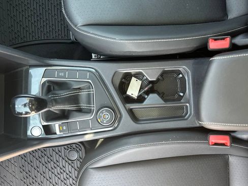 Used 2023 Volkswagen Tiguan SE w/ Panoramic Sunroof Package AWD/4WD image 34