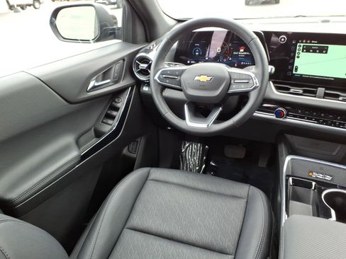 Used 2025 Chevrolet Equinox LT w/ Convenience Package II AWD/4WD image 10