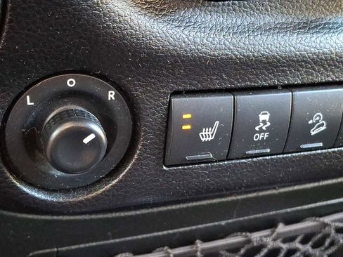 Used 2017 Jeep Wrangler Unlimited Sahara image 20