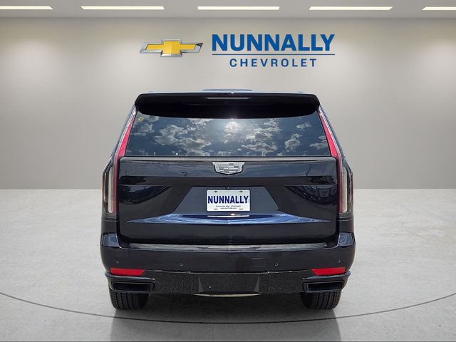 Used 2022 Cadillac Escalade Luxury w/ LPO, Illumination Package AWD/4WD image 4