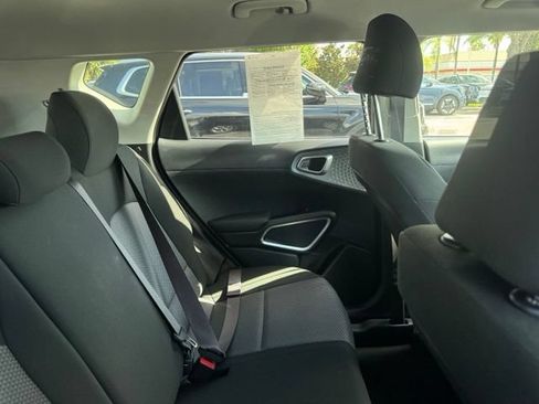 Certified 2025 Kia Soul LX w/ LX Technology Package FWD image 4