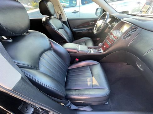 Used 2016 INFINITI QX50 2WD w/ Premium Plus Package image 16