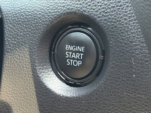 Used 2022 Toyota Corolla XSE image 22