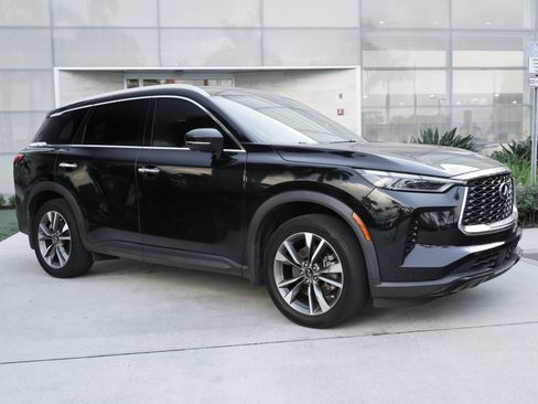 Used 2023 INFINITI QX60 Luxe w/ Vision Package FWD image 4