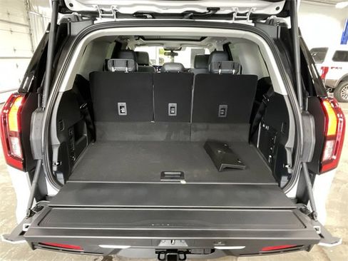 New 2025 Ford Expedition Active image 25