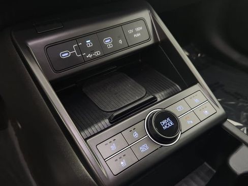 Certified 2024 Hyundai Kona Limited FWD image 28