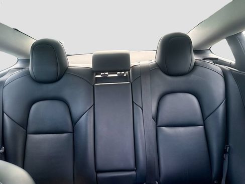 Used 2023 Tesla Model 3 Standard Range RWD image 9