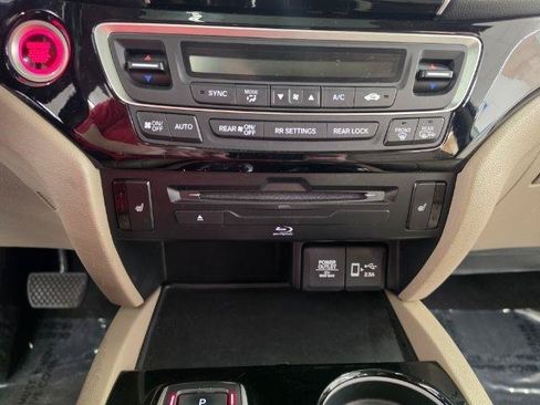 Used 2020 Honda Pilot Touring image 20