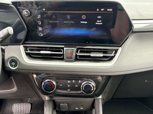 Used 2025 Chevrolet TrailBlazer LT w/ Driver Confidence Package FWD image 23