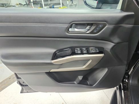 Used 2024 Nissan Pathfinder Platinum w/ Lighting Package (N93) image 36