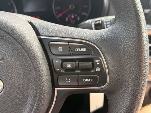 Used 2016 Kia Optima LX FWD image 24