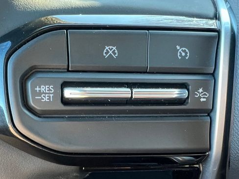 Used 2025 Chevrolet Colorado Trail Boss image 6