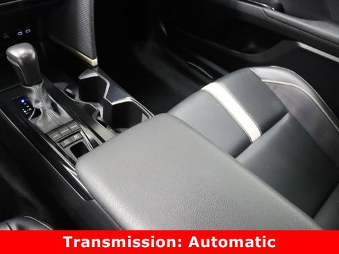 Used 2025 Toyota Camry SE image 17