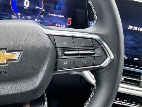 Used 2025 Chevrolet Equinox EV LT image 23