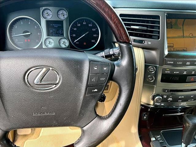 Used 2011 Lexus LX 570 4WD w/ Luxury Pkg w/Pre-crash image 19
