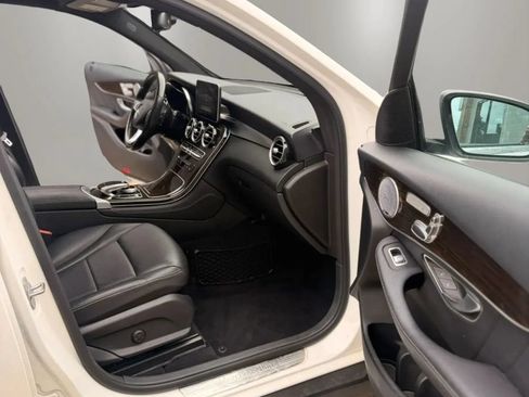 Used 2018 Mercedes-Benz GLC 300 4MATIC image 28