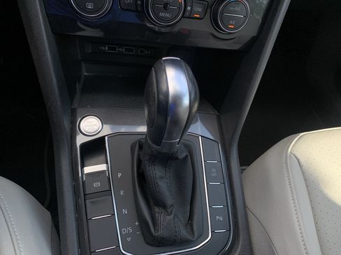 Used 2019 Volkswagen Tiguan SEL Premium R-Line AWD/4WD image 26