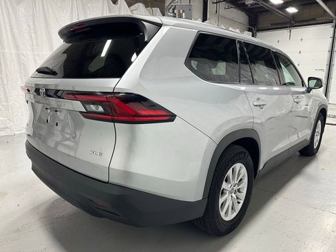 Used 2025 Toyota Grand Highlander AWD image 7