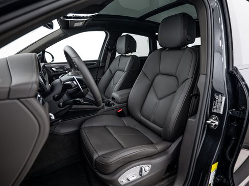 New 2026 Porsche Macan S image 5