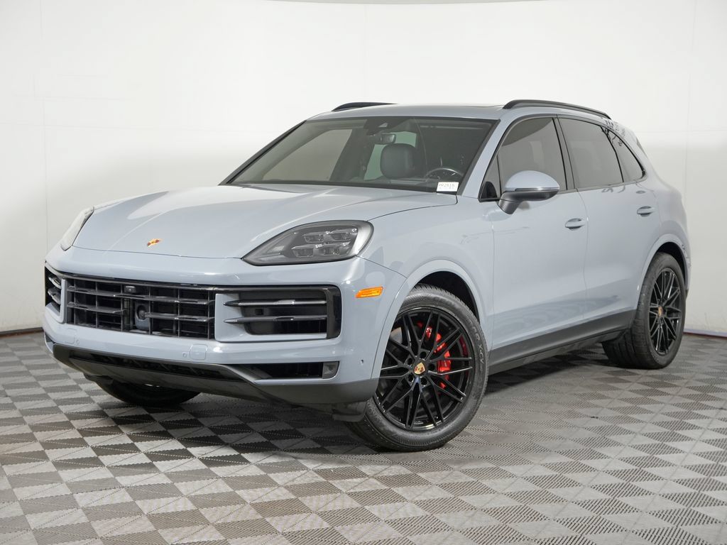 Certified 2024 Porsche Cayenne AWD/4WD image 1