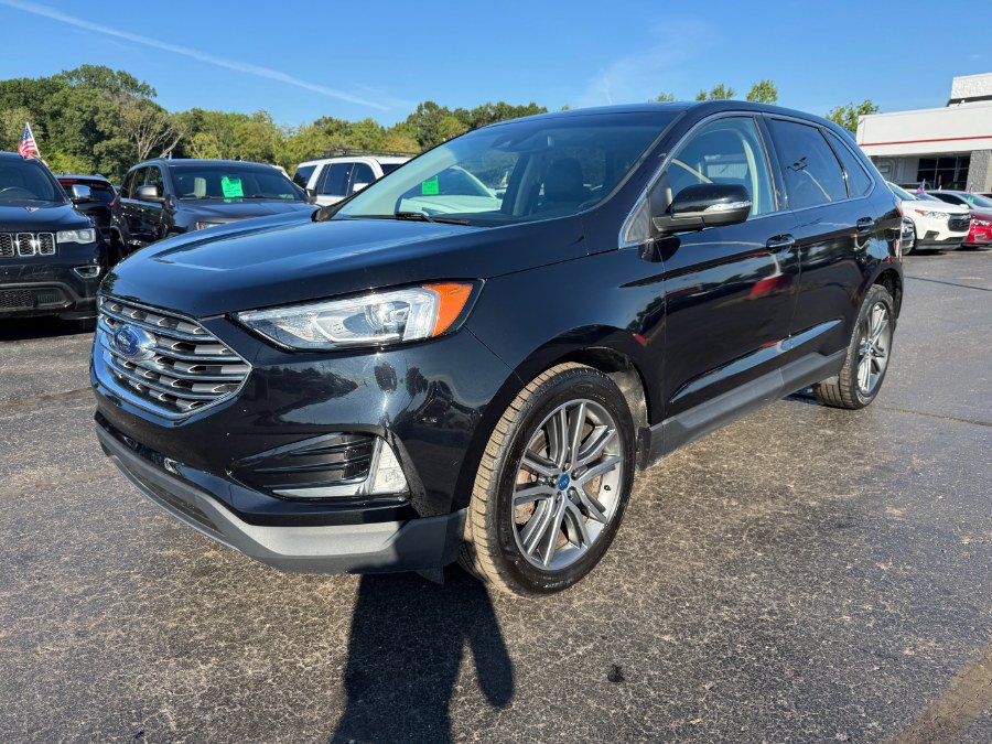 Used 2019 Ford Edge Titanium w/ Cold Weather Package AWD/4WD image 1