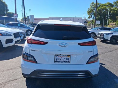 Used 2022 Hyundai Kona SEL w/ Convenience Package FWD image 5