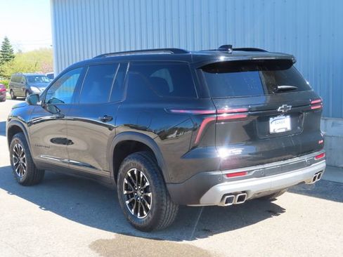 Used 2025 Chevrolet Traverse Z71 w/ Enhanced Driving Package AWD/4WD image 9