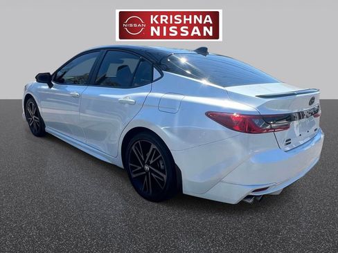 Used 2025 Toyota Camry LE image 7