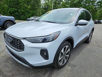 Used 2025 Ford Escape Platinum w/ Class II Trailer Tow Package