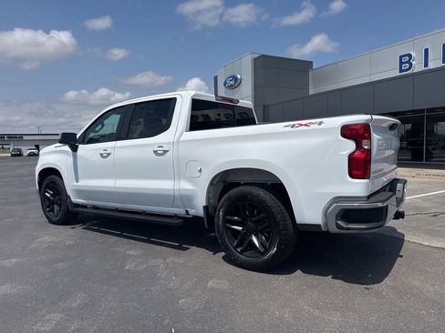 Used 2024 Chevrolet Silverado 1500 LT w/ Convenience Package II AWD/4WD image 3
