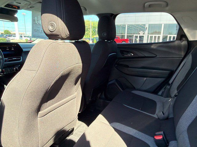 Used 2024 Chevrolet TrailBlazer LT w/ LT Cold Weather Package FWD image 34