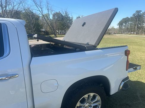 Used 2023 Chevrolet Silverado 1500 LTZ w/ Technology Package image 17