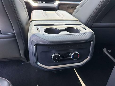 Used 2025 Ford Expedition Active RWD image 15