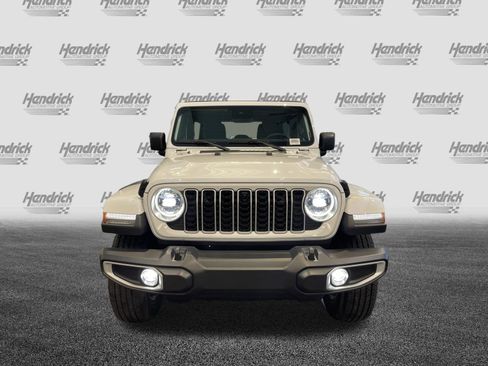 Used 2024 Jeep Wrangler Unlimited Sahara w/ Technology Group AWD/4WD image 3