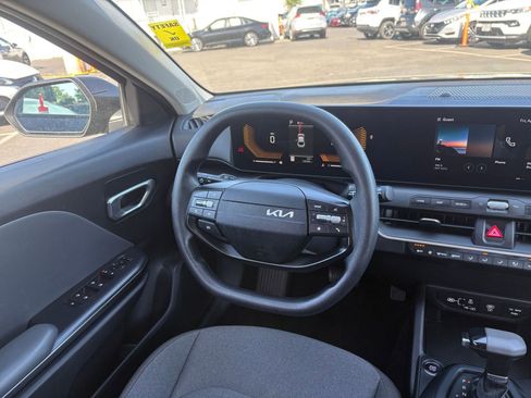 Used 2025 Kia K4 LXS image 34