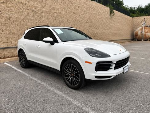 Used 2021 Porsche Cayenne AWD/4WD image 2