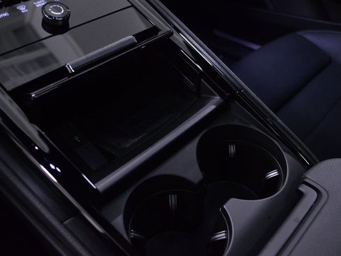 Certified 2025 Porsche Panamera 4 image 34