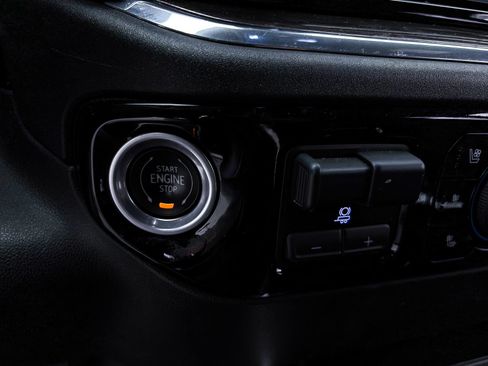 Used 2023 Chevrolet Silverado 1500 LTZ w/ Technology Package AWD/4WD image 25