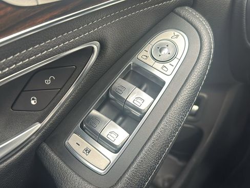 Used 2015 Mercedes-Benz C 300 4MATIC Sedan image 23
