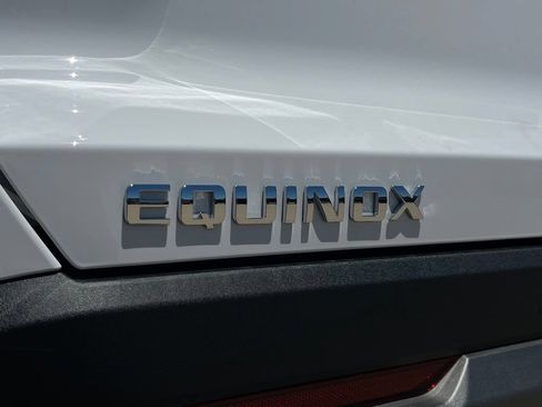 New 2026 Chevrolet Equinox LT w/ Convenience Package II FWD image 9