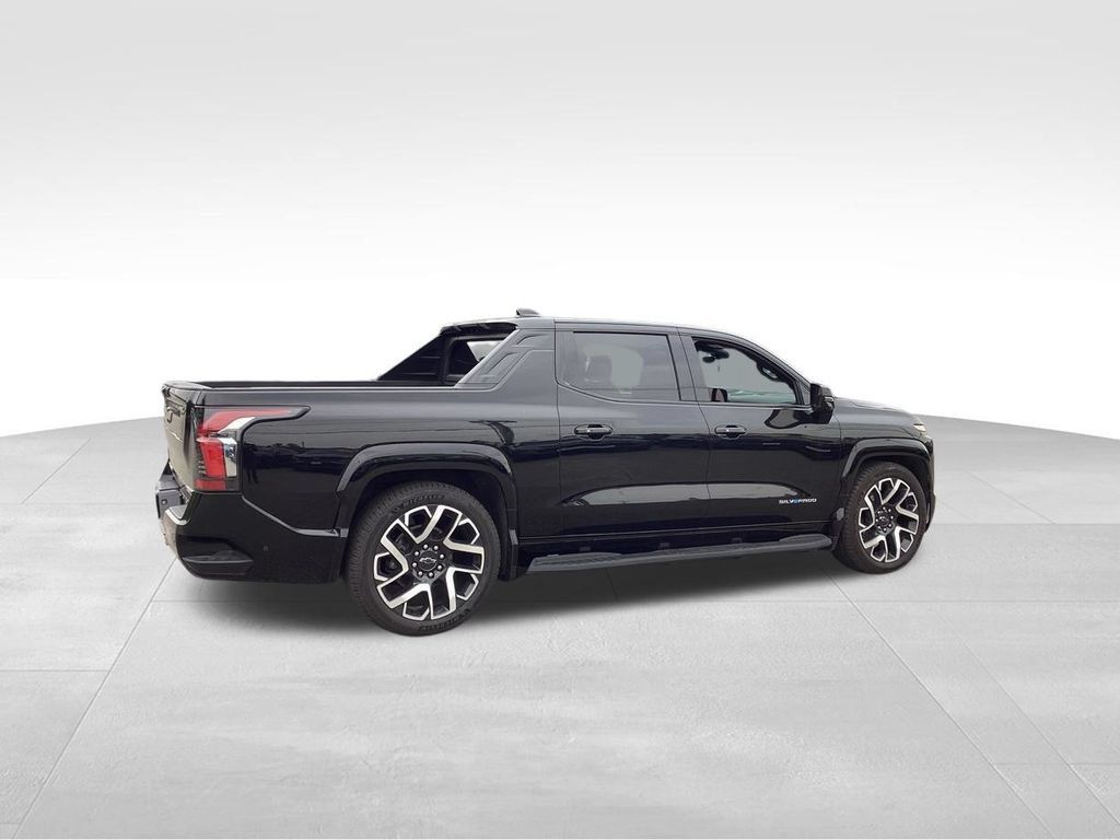 Used 2024 Chevrolet Silverado EV RST AWD/4WD image 9