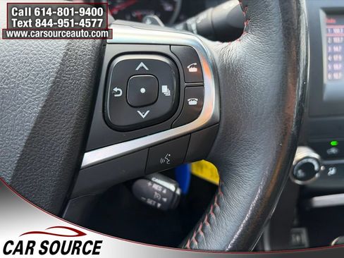 Used 2016 Toyota Camry SE w/ Moonroof Package FWD image 12