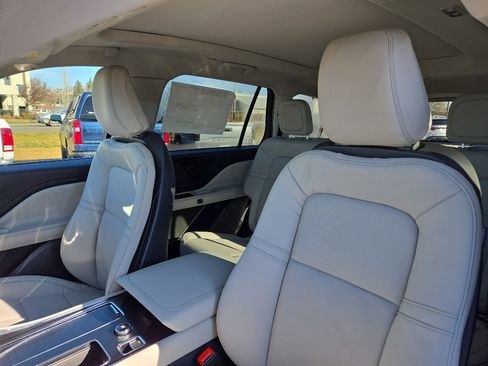 New 2026 Lincoln Aviator AWD image 9
